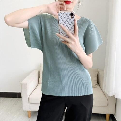 2021 summer new Miyake pleated womans T-shirt round neck casual simple loose thin folda basic large tees for woman