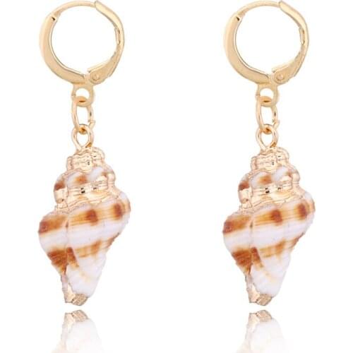 1Pair Bohemian Natural Beach Shell Hoop Earrings European Women Trendy Charm Irregular Sea Conch Pendant Earrings Jewelry E299