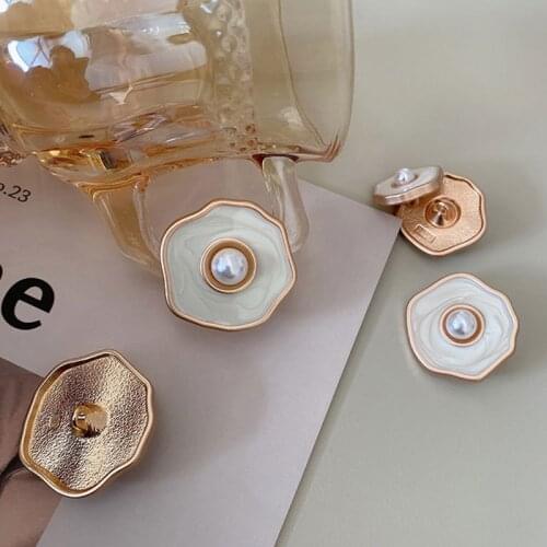 3Pcs/Lot Vintage Decorative Metal Buttons Inlaid Pearls For Clothes Women Dress Shirt Purses Sewing Accessories DIY Art Crafts