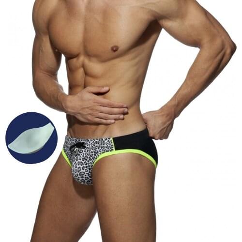 Bikini New Leopard Mens Swimming Trunks With Push Pad European American Fashion Sexy Low Waist Swimwear Summer Beach Surfing