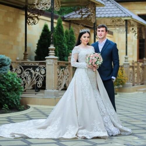 Saudi Arabic Long Sleeve Mermaid Wedding Dresses With Detachable Train Lace Appliqued Chapel Wedding Gown Plus Size