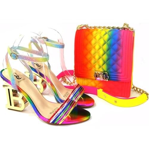 2021 Classics Style Nigerian Women Shoes Matching Bag in Green Color Decorate with Rhinestone Sandals for Wedding Party