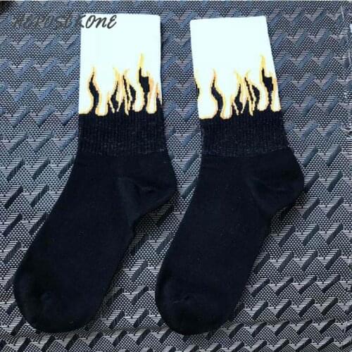 Hip Hop Classic Street Skateboard Long Design Socks Black White Red Flame Crew Socks Unisex Lifelike Jacquard Fire Women Socks