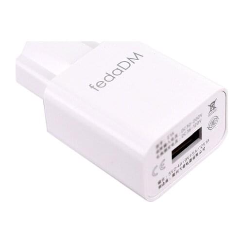 Electric Car Mobile Phone Charger Car USB Port Support Qc2.03.0 Fast Charge 12v1a Battery to Mobile Phone Charging