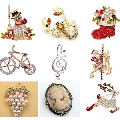 Christmas Gift Crystal Bell Shoe Boots Deer Snowman Cat Santa Claus Brooches Pins Women Kids Coat Suit Clothes Accessories