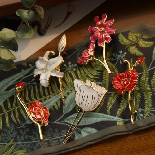 HUANZHI 2020 New White Enamel Metal Plant Lily Tulip Cosmos Brooch Pin for Women Girl Collar Sweater Accessories Jewelry