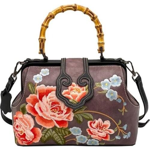 Bag Female 2021 Autumn New Retro Chinese Style Embroidery Collocation Cheongsam Female Portable Messenger Shoulder Bag Authentic