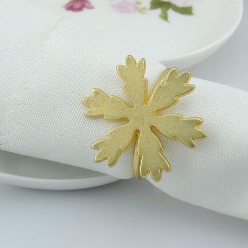 Free shipping Christmas snowflake napkin rings, metal buckle napkins, napkin rings hotel dining table, decorations
