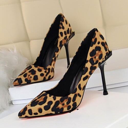 2020 Women 10cm High Heels Flock Leopard Pumps Lady Sexy Wedding Bridal Brown Heels Scarpins Stripper Party Prom Valentine Shoes