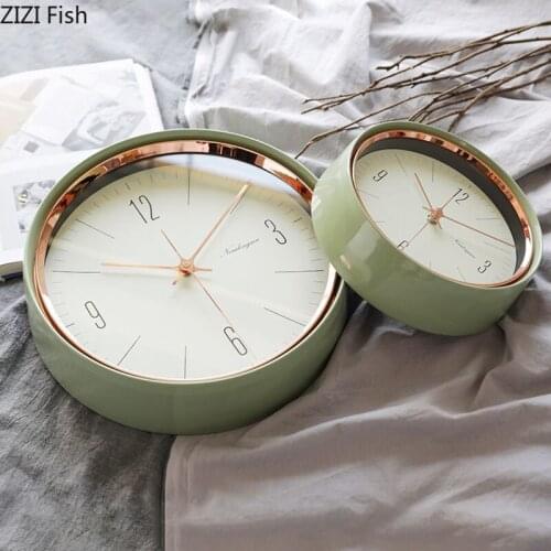 Modern Decor Wall Clocks Silent Sweep Needle Hanging Clock Brief Metal Timepiece Wall Decorations Living Room Wall Ornament
