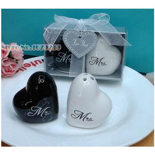 Mr. and Mrs. heart shaped Ceramic Salt Pepper Shakers Wedding bridal shower Favors DHL Fedex Free shipping 120sets=240pcs