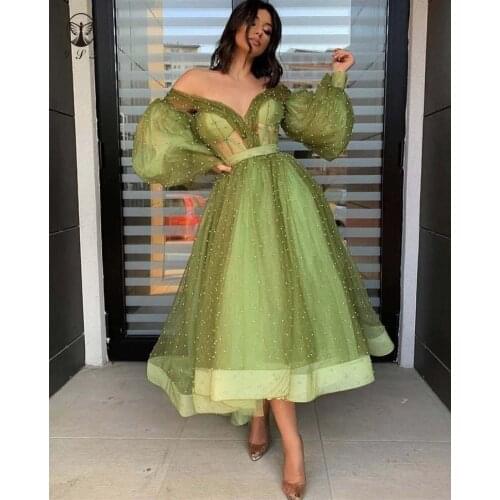 2021 Sexy Prom Dresses Off the Shoulder Long Sleeve Tea Length Pearls Sage Vesidos De Formature