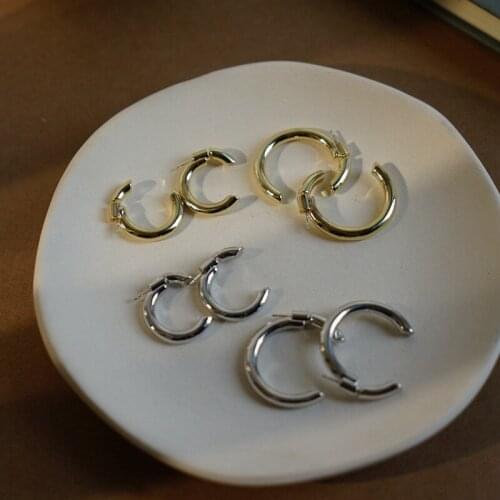 Metal Earrings For Men And Women In The Same Style Retro Gold Plating Temperament C-Shaped Needle Earrings Simple Tide