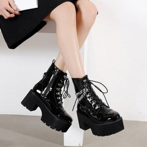 Womens Winter Shoes New Fashion Metal Decorative Leather Platform Motorcyle Wedges Boots 2021 Casual Luxury Womens Shoes