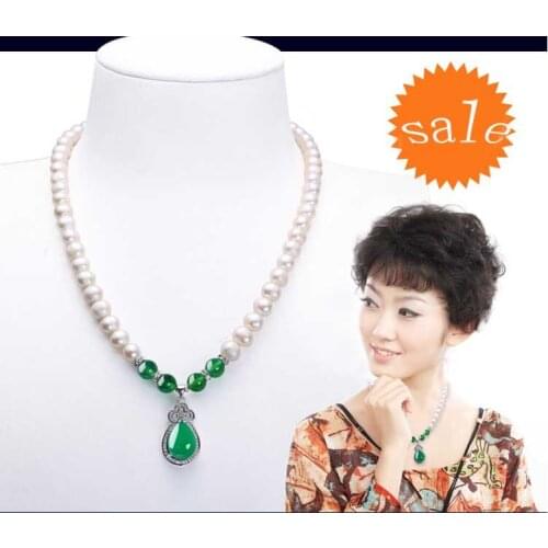 Freshwater pearl necklace with red-green Agate Pendan for mother-in-law and elder-in-law Mothers Day gift