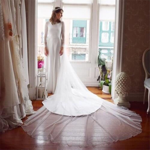 2021 New Elegant Wedding Dress Scoop Neck Long Sleeves Appliqued A-line Backless Boho Wedding Gowns Court Train Bride Dresses