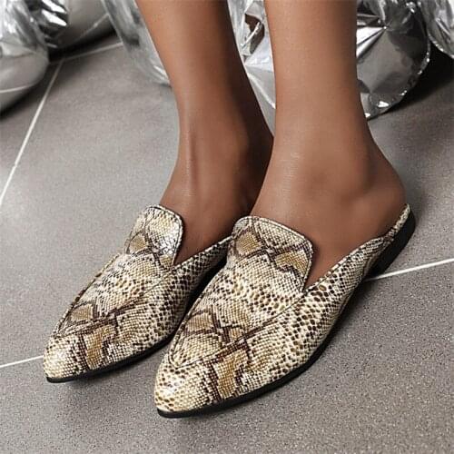 Mules Shoes Women Flats Pointed Toe Outdoor Slipper Snake Print Casual Slingback Summer Slides Shoes Plus Size 42 43 44 45 46