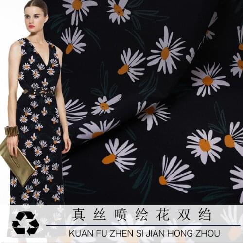 Summer New Product Black Daisy Digital Printing Double Crepe Crepe Silk Fabric Silk Garment Dress Fabric
