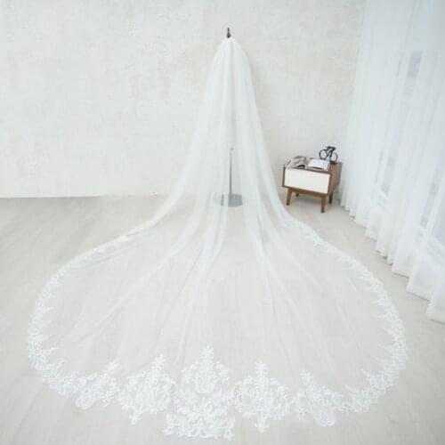 Vintage Lace Trim Wedding Veil Cathedral Bridal Veil Floral Chapel Veil White Wedding Veil with Sequins Lace Applique Veil Royal