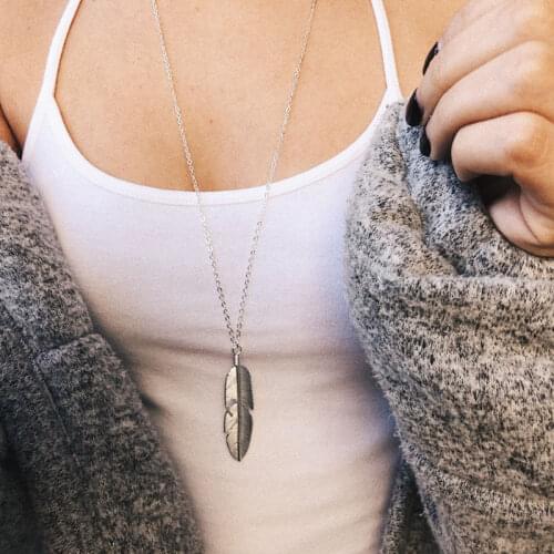 Boho Vintage Simple Feather Pendant Long Sweater Chain Necklace Jewelry Gifts Gold Color Leaf Shaped Lady Collar Party Accessory