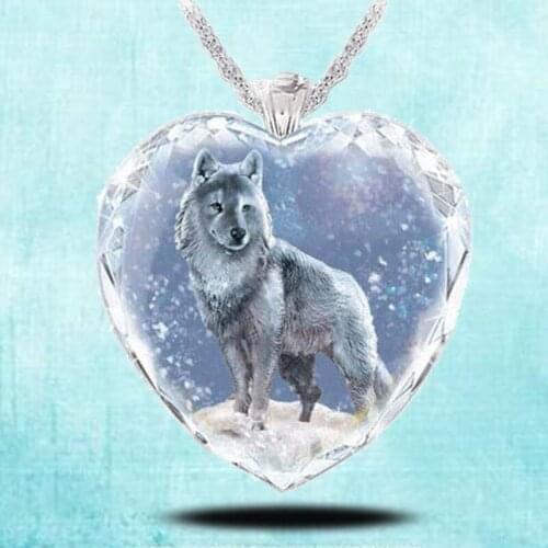 Exquisite Fashion Creative Elegant Crystal Glass Shining Eyeball Woman Necklace Snow Wolf Pendant Charm Jewelry 2021 Trend