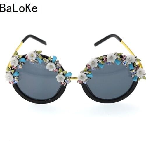Fashion Baroque Retro Summer Beach Vintage Sunglasses Blue Crystal Flowers Carving Sun Glasses for Women/Ladies