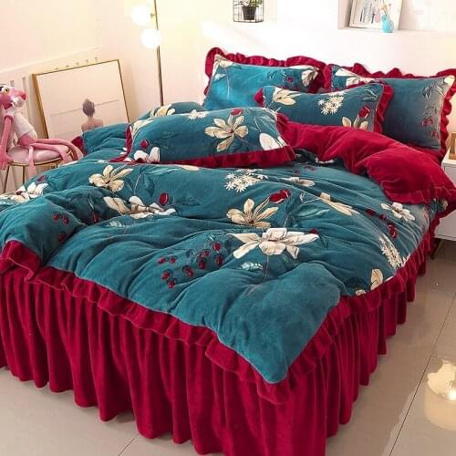 Super Soft Coral Fleece Warm Cozy Flowers Printing Bed Skirt Bedding Set Velvet Quilt Cover Comforter Set Bed Linen Pillowcases