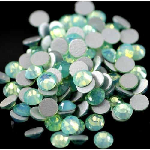 100pcs Cute Crystal Opal Green Round Flatback Crystal Nail Rhinestone Different Sizes SS3-12 RS-09