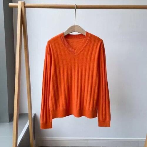 2021 New Fall Runway Vintage Cashmere Pullover Sweater Women Jacquard V-Neck Long Sleeve Retro Knitted Sweater Chic Loose Jumper