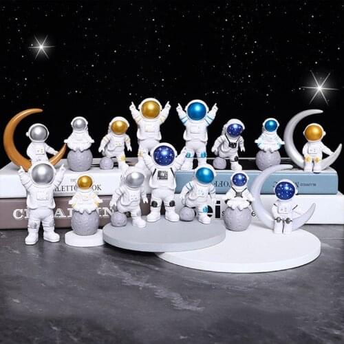 European Cute Resin Astronaut Adornments Office Club Store Furnishing Crafts Home Childrens Room Desktop Sculpture Decoration