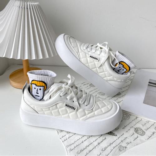 2021 new summer thin breathable versatile Japanese cute little white shoes womens thick soled canvas board shoes Lolita