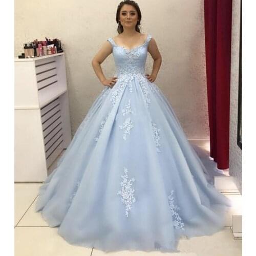 Quinceanera Dresses Sweet 16 Appliques Sweep Train Formal Party Prom Gowns Plus Size Chic Special Occasion