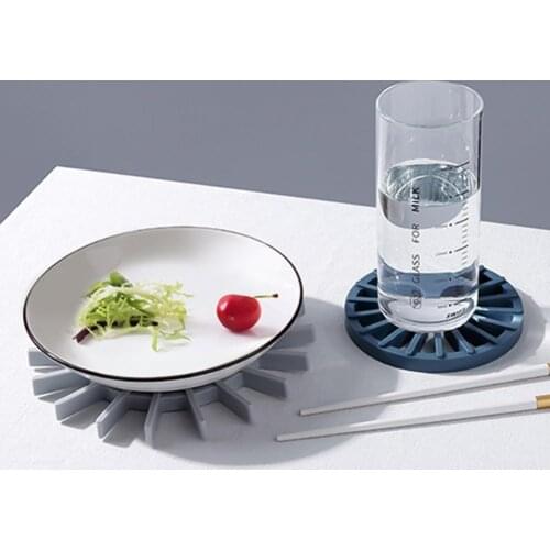 1PC Silicone Placemat Heat-insulated Non-Slip Tableware Table Cup Mat Cushion Kitchen Decor Pads 19cm x 19cm