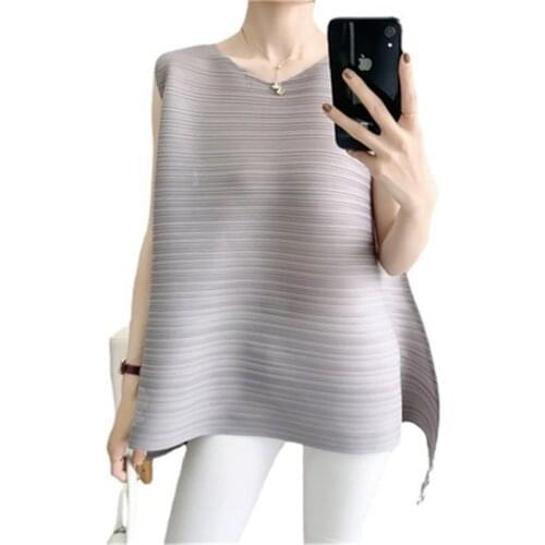 2021 summer new product Miyake pleated top womens fashion all-match asymmetrical clothes womens round neck sleeveless T-shirt