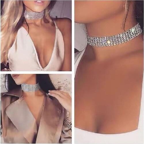 Modyle Chokers On The Neck