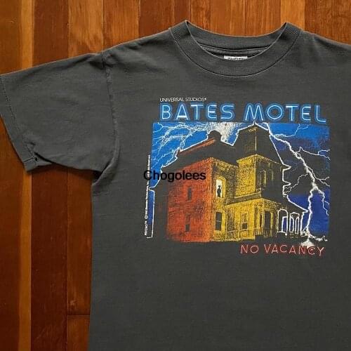 90s Psycho Bates Motel No Vacancy T Shirt. Perfectly Faded Vintage 1990s Psycho Movie Universal Studios Bates Motel Tee. Size SM
