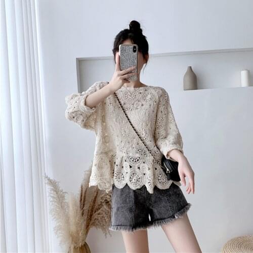 2021 Womens Spring Clothing Western Style Fashion Shirt Embroidery Texture Slimming Loose Bishop Sleeves Top