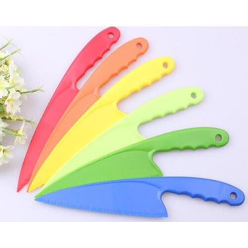 Colorful Food Grade Plastic Scraper Cake Knife Mousse Bread Knife With Jaggedly Kitchen Baking Tools LX7054