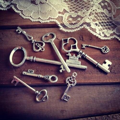 200pcs mix styles Skeleton Key ANTIQUE SILVER and BRONZE Key mix color Charm Victorian Vintage Style pendant or you pick color