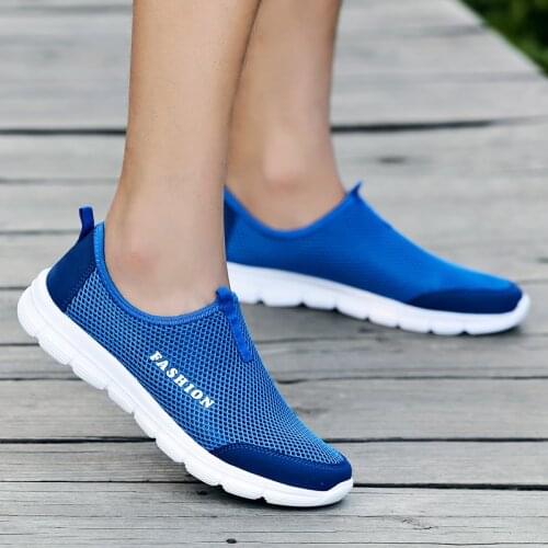 Summer Men Casual Shoes Breathable Mesh Walking Shoes Male Outdoor Lightweight Sneakers Soft Bottom Comfortable Sports Shoes