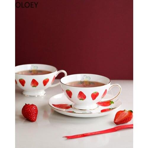 Strawberry China Bone Coffee Mug Porcelain Cups and Mugs Coffee Gold Handle Milk Cute Simple Tazas Lovely Afternoon Tea Cup Mugs