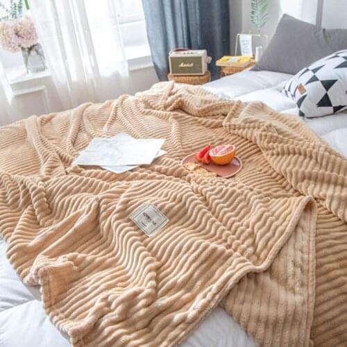 Four Seasons Skin-friendly Coral Fleece Stripe Sofa Blanket Office Travel Nap Rugs Warm Tapestry Bedspread Home Decor