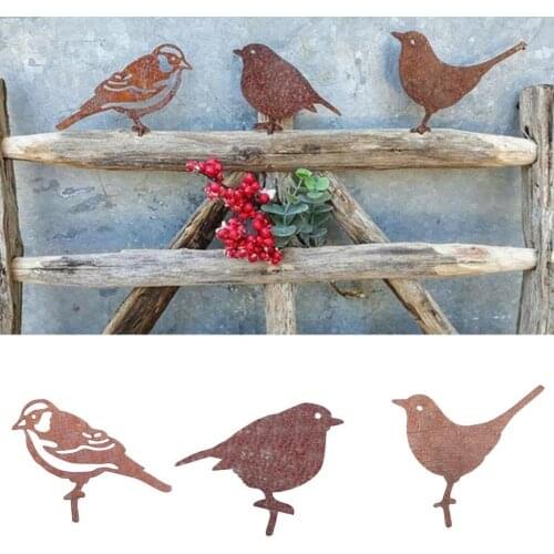 Garden Birds Metal Yard Tree Bird Plug-in Wear-resistant Decorative Design Baby Robin for Yard Home Garden Decoration 2021