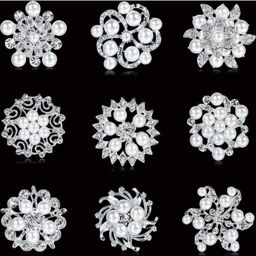 Crystal Diamante and Imitation Pearl Brooches Fashion Flower Plant Brooch Pins Jewelry Gifts For Women in Assorted Designs AA0