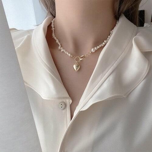 Elegant Natural Freshwater Baroque Pearl Necklace for Women Heart Pendant Necklaces Clasp Chokers Wedding Fashion Charm Jewelry