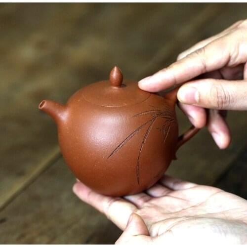 Monohydrate hall of yixing purple clay ore famous kung fu tea set down by hand shoulder slope mud beauty pot of 275 ml