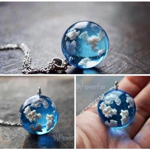 Chic Transparent Resin Rould Ball Moon Pendant Necklace Women Blue Sky White Cloud Chain Necklace Fashion Jewelry Gifts for Girl