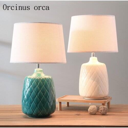 Nordic modern minimalist ceramic desk lamp living room bedside lamp American style creative and fashionable table lamp