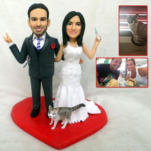 Custom bobblehead wedding cake topper with cat dog animal face sculpture human head face hand craft artifact art works dolls gif