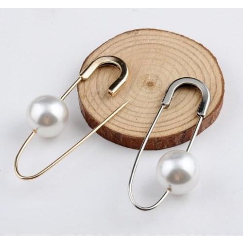 Simulated Pearl Big Pin Brooches for Women Simple Coat Accessories Women Girls Suit Pins Corsage Scarf Buckle Fashion Jewelry